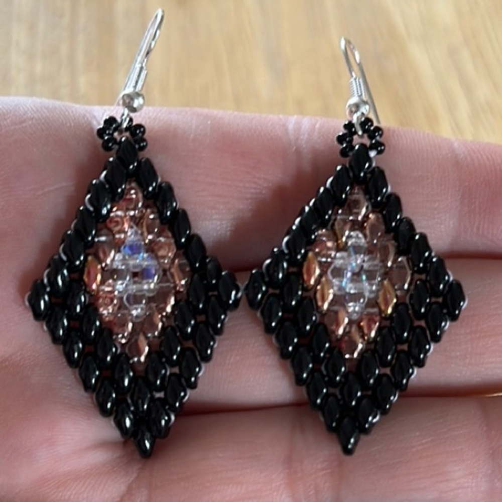 Handmade Elegant Black and Brown Beaded Earrings 👧